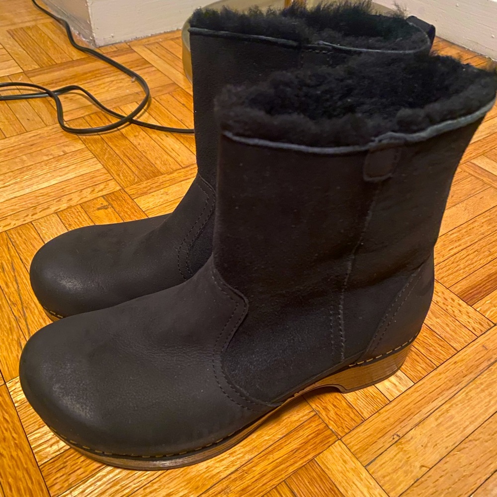 Dansko, size 36 black clogs